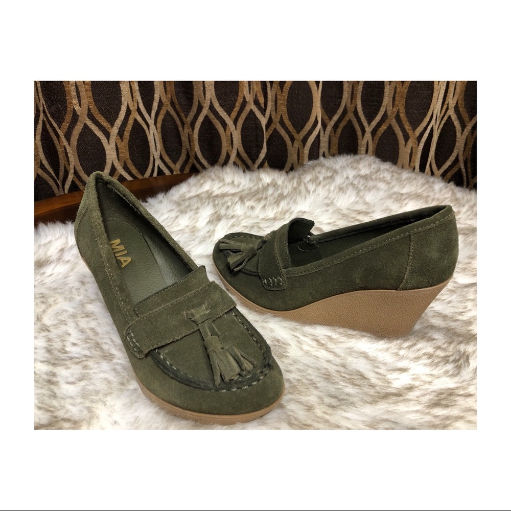 Mia Wedges